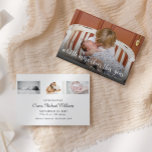 Eenvoudige Kaart voor kerstmis met foto's<br><div class="desc">Deel het nieuws van je nieuwe baby met deze eenvoudige foto kerstkaart. Personaliseer uw persoonlijke gegevens met 1 foto op de voorzijde en 3 foto's op de achterzijde, samen met alle informatie over de geboorte van uw baby. Bezoek mijn collectie voor kerstkaarten om alle opties voor een vakantiekaart te uitzichten....</div>