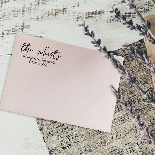 Eenvoudige kalligrafie belettering retouradres rubberstempel