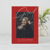 Eenvoudige kalligrafie Drie Foto Red Afstuderen Aankondiging (Staand voorkant)