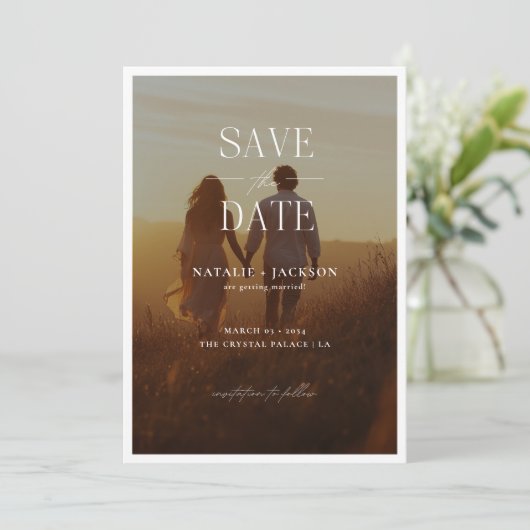Eenvoudige kalligrafie Elegante bruiloft overlay f Save The Date (Staand voorkant)