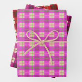 Eenvoudige kerst pllaid rood en roze geruit inpakpapier vel (In situ)