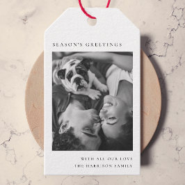 Eenvoudige kerstfoto met zwarte en witte minimalis cadeaulabel