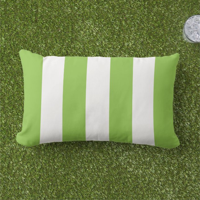 Eenvoudige Klassieke Lime Green Cabana Stripes Buitenkussen (Gras)