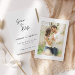Eenvoudige klassieke zwart-wit | Bruiloft Save The Date<br><div class="desc">Een eenvoudige klassieke zwart-wit opslaan van de datum foto bruiloft aankondiging. Deze save the date kaart is voorzien van een elegante scripttekst met een eenvoudig zwart-wit thema en een foto op de achterkant. Pas de tekst aan met alle details voor uw speciale dag.</div>