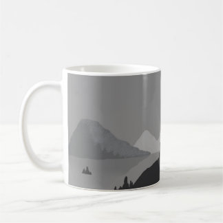 Eenvoudige koffiemok met grijze berglandschap