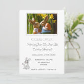 Eenvoudige konijn paashaas brunch uitnodiging (Staand voorkant)