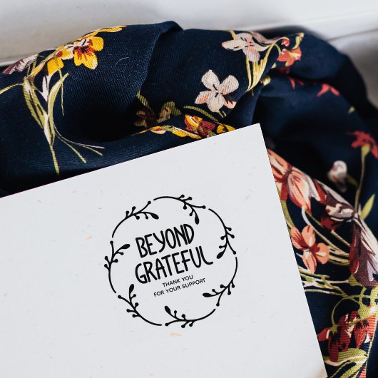 Eenvoudige krans voorbij dankbaar dank u rubberstempel