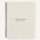 Eenvoudige lichte beige linnen zwarte typografie notitieboek (Voorkant)