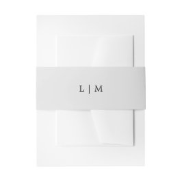 Eenvoudige Lichtgrijze Monogram Elegante Trouw Uitnodigingen Wikkel
