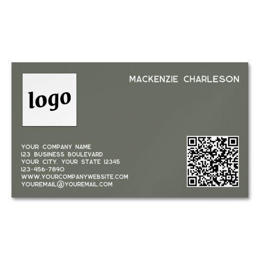 Eenvoudige Logo en QR Code Sage Groen Magnetisch Visitekaartje (Voorkant)