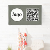 Eenvoudige Logo en Tekst Business QR Code Sage Gre Spandoek (Insitu)