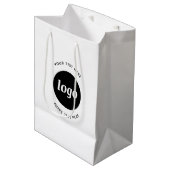 Eenvoudige Logo Met Tekst Zakelijk Medium Cadeauzakje (Voorkant Gekanteld)