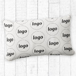 Eenvoudige Logo Pattern Zakelijk Promotioneel Kussen<br><div class="desc">Eenvoudig minimalistisch logo-ontwerp om merkloyaliteit te bevorderen en uw kleine bedrijf te promoten. Vervang de logo door uw eigen kleur en wijzig de achtergrondkleur in het ontwerpgereedschap om aan te passen. Gebruik ze in uw bedrijf, hotel, café, restaurant, kantoor of winkel, of verkoop of geef ze weg aan uw klanten...</div>