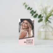 Eenvoudige Logo QR Code Blush Roze Visitekaartje (Staand voorkant)