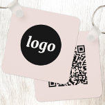Eenvoudige Logo QR Code Business Blush Roze Sleutelhanger<br><div class="desc">Voeg je eigen logo en QR code toe aan dit opvallende minimalistische professionele ontwerp. Geweldig voor het branding van medewerkers,  of als promotieproduct voor uw medewerkers,  klanten en klanten. Ideaal voor een show of bedrijfsevenement.</div>