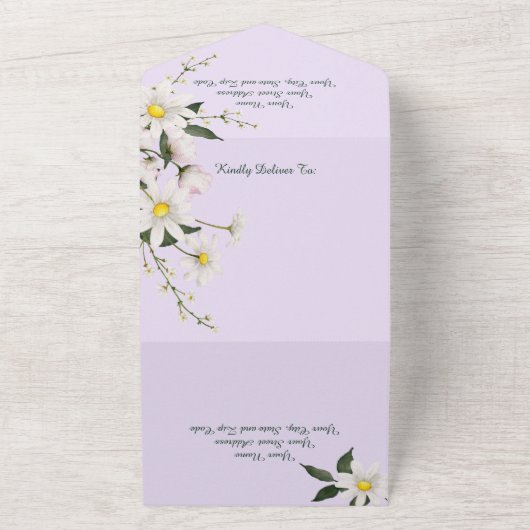 Eenvoudige madeliefjes op Bleke lavendel All In One Uitnodiging (Buitenkant)