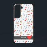 Eenvoudige Medische Patroon Nurse Samsung Galaxy Hoesje<br><div class="desc">Als u op zoek bent naar een stijlvolle en unieke telefoonhoes, bekijk dan dit White Medical Equipment Pattern en Red Heart Samsung Galaxy S22 Hoesje! Dit hoesje is perfect om je persoonlijkheid te laten zien, en het zal zeker koppen slaan als je het in het openbaar uithaalt. Bovendien biedt het...</div>