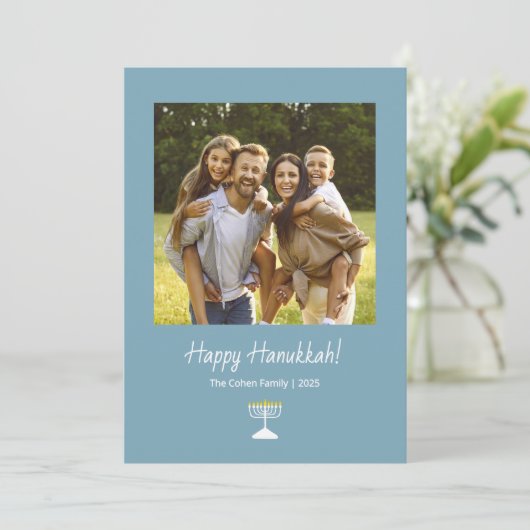 Eenvoudige Menorah Moderne Familiefoto Chanoeka Feestdagenkaart (Staand voorkant)