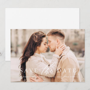 Eenvoudige minieme fotobruiloft met een foto als o save the date