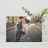 Eenvoudige minieme zwarte en witte bruiloft foto bedankkaart (Staand voorkant)