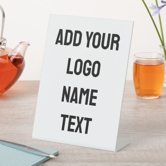 EENVOUDIGE MINIMAAL MODERNE MONOGRAM ELEGANT STIJL RECLAMEBORD MET VOETSTUK (Insitu)