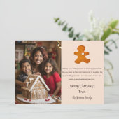 Eenvoudige Minimal Gingerbread Man Fun Foto Kerstm Feestdagenkaart (Staand voorkant)