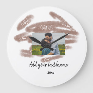 eenvoudige minimale aangepaste naam monogram tekst grote klok
