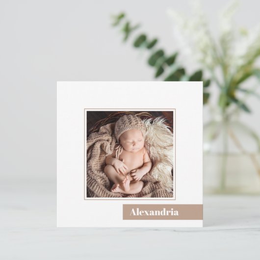 Eenvoudige minimale aankondiging van de geboorte v (Staand voorkant)