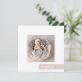 Eenvoudige Minimale Baby Foto Geboorteaankondiging Kaart (Staand voorkant)