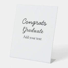 Eenvoudige minimale felicitaties afstuderen voeg u reclamebord met voetstuk