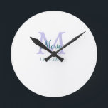 Eenvoudige Minimale Naam toevoegen Monogram paarse Ronde Klok<br><div class="desc">mooi design</div>