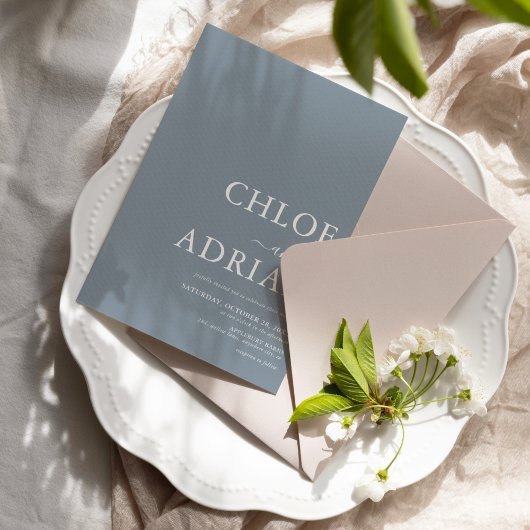 Eenvoudige minimale uitnodiging voor een blauwe br