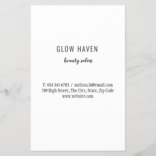 Eenvoudige minimale witte en zwarte schoonheidssal flyer (Achterkant)