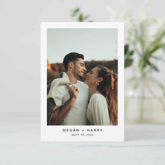 Eenvoudige minimale zwart-wit bruiloft bedankkaart (Staand voorkant)