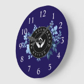 Eenvoudige Minimalistische Aangepaste Logo & Tekst Grote Klok (Hoek)