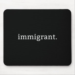 Eenvoudige minimalistische anti-Trump Anti-racisme Muismat