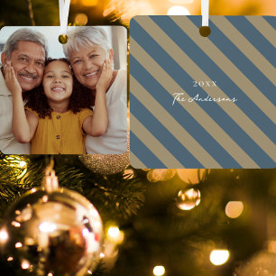 Eenvoudige minimalistische blauwe en beige familie metalen ornament