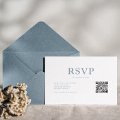 Eenvoudige minimalistische Dusty Blue QR-code RSVP Informatiekaartje