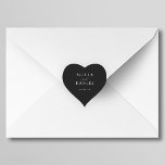 Eenvoudige minimalistische elegante zwarte bruilof hart sticker<br><div class="desc">Elegante eenvoudige minimale zwarte bruiloft gunst cadeau hart vorm sticker met een stijlvolle stijlvolle chique trendy kalligrafie script. Eenvoudig aan te passen met uw gegevens! Geschikt voor formele neutrale thema bruiloften. Houd er rekening mee dat de achtergrondkleur kan worden aangepast aan uw kleurenschema voor de bruiloft. Als u het comfortabel...</div>