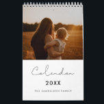 Eenvoudige minimalistische familiekalender 2025 kalender<br><div class="desc">Een moderne fotokalender om aan te passen met uw familie afbeeldingen,  een perfecte manier om het jaar 2025 te beginnen. Volledig aanpasbare tekstkleuren.</div>