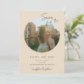 Eenvoudige Minimalistische Foto | Beige Bruiloft  Kaart (Staand voorkant)