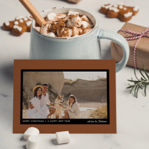 Eenvoudige minimalistische moderne Boho Brown 1 fo Feestdagenkaart