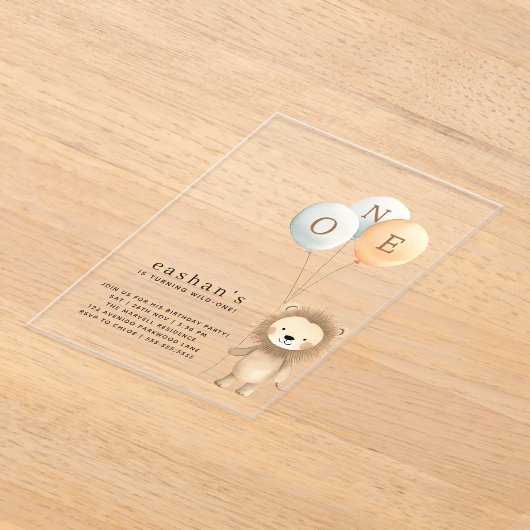 Eenvoudige minimalistische Schattigee kleine leeuw Acryl Uitnodigingen (Laagn)