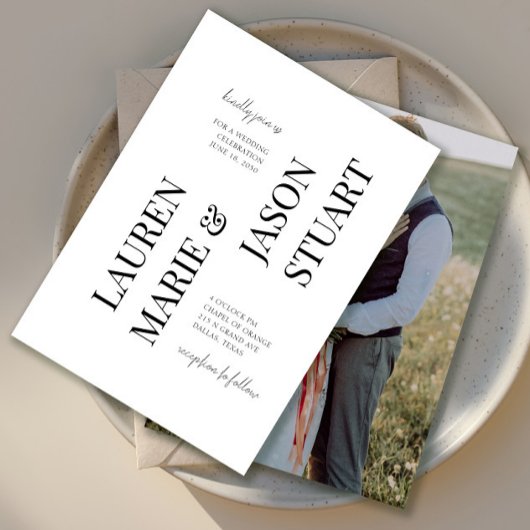 Eenvoudige minimalistische typografie zwarte trouw kaart