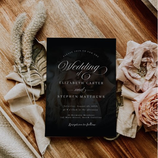 Eenvoudige minimalistische uitnodiging tot het uit