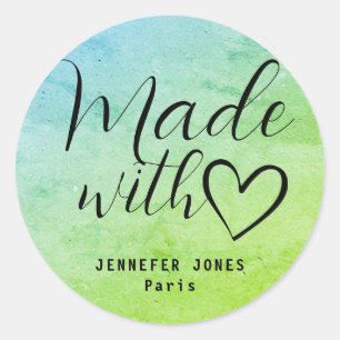 Eenvoudige minimalistische waterverf gemaakt met l ronde sticker