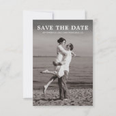 Eenvoudige minimalistische zwart-wit foto bruiloft save the date (Voorkant)