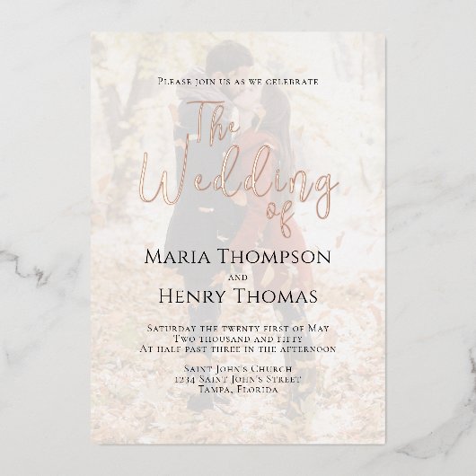 Eenvoudige, minimalistische zwarte-tekstkalligrafi folie uitnodiging (Voorkant)