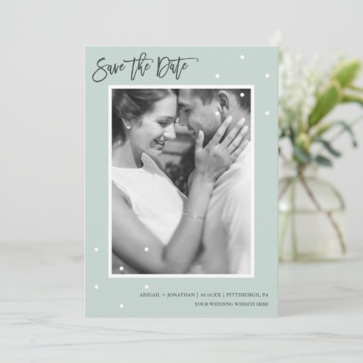 Eenvoudige Mint met Witte Stippen Foto Sla de datu Save The Date (Staand voorkant)
