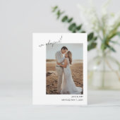 Eenvoudige moderne aankondiging van het huwelijk v briefkaart (Staand voorkant)